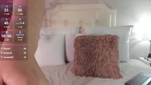 Pamela Duque  online show from 01.13.25