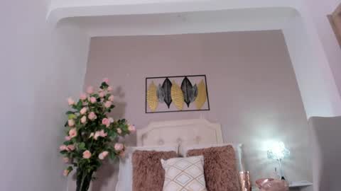 Pamela Duque  online show from 02.06.25