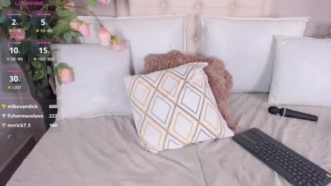 Pamela Duque  online show from 03.10.25