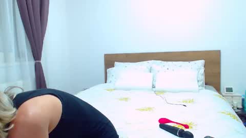 PAMEL ISSY online show from 03.23.26