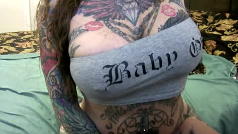 PAMELA GUNNS online show from 04.09.26