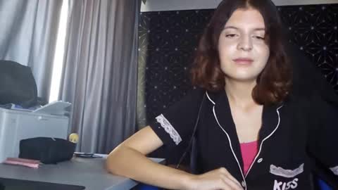 Snapshot of pamelamcmeen chatting on 10.15.25 Pamela online show from 10.15.25