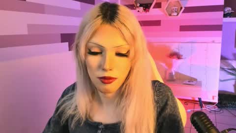 Pamelamy online show from 12.25.24