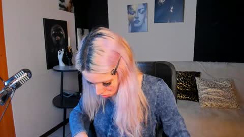 Pamelamy online show from 12.30.24
