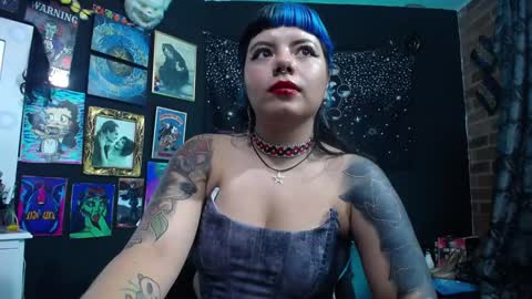 Snapshot of pandoragoddess chatting on 02.05.25 online show from 02.05.25
