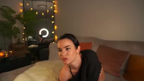 Kristina Kriss online show from 10.19.25