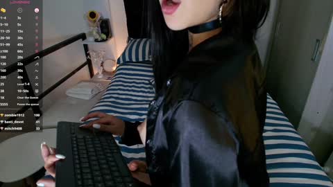 PAOLA IM INDEPENDENT MODEL online show from 12.05.24