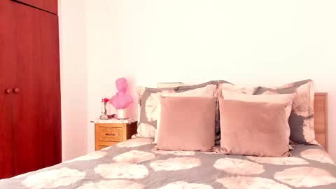 Paola   online show from 02.10.25