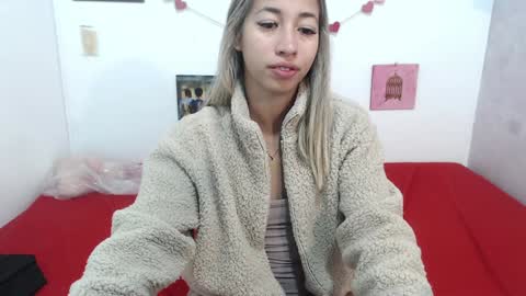 Paola online show from 01.20.25