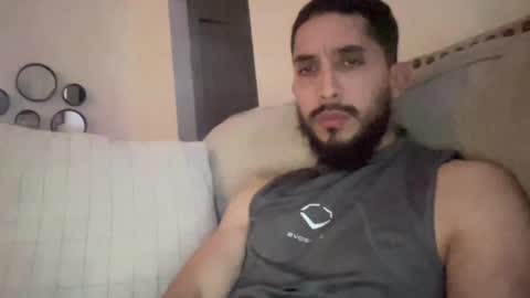 papicubano_guapo23cm online show from 02.27.26