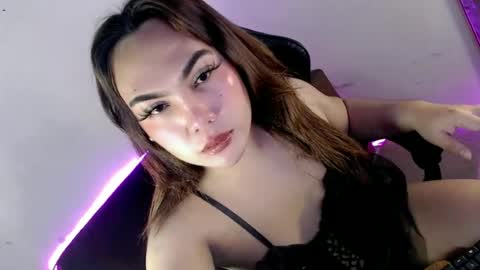 Fina Dwarf online show from 06.18.26