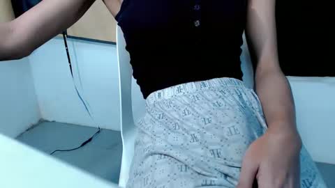 Snapshot of paprikaxx chatting on 02.24.25 Lexi cum and dildo ride in pvt online show from 02.24.25
