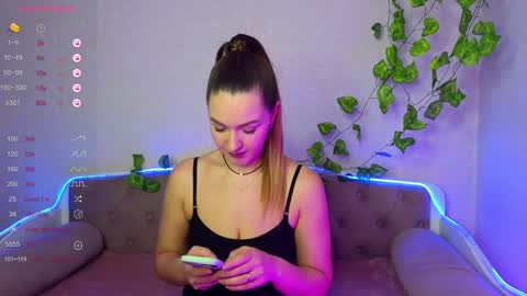 Allie  Alex Thumbs up if you like us online show from 12.04.24
