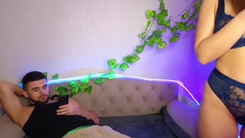 Allie  Alex Thumbs up if you like us online show from 01.20.25