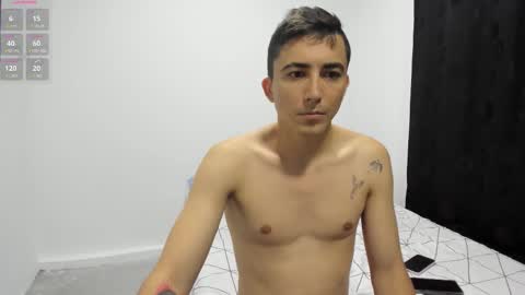 Snapshot of pareja_curiosa19 chatting on 10.21.25 pareja_curiosa19 online show from 10.21.25