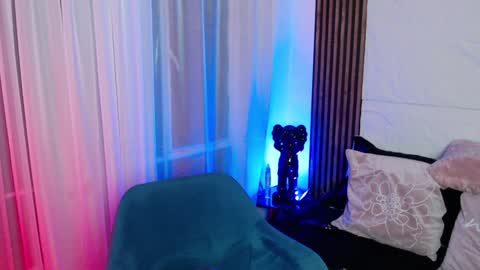 Lizz  online Monday to Saturday from 9pm to 5am Colombia time online show from 12.03.24