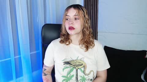 Lizz  online Monday to Saturday from 9pm to 5am Colombia time online show from 01.04.25