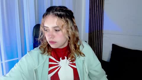 Lizz  online Monday to Saturday from 9pm to 5am Colombia time online show from 01.04.25