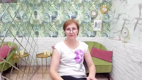 Snapshot of paris_cherry chatting on 03.09.25 Paris online show from 03.09.25