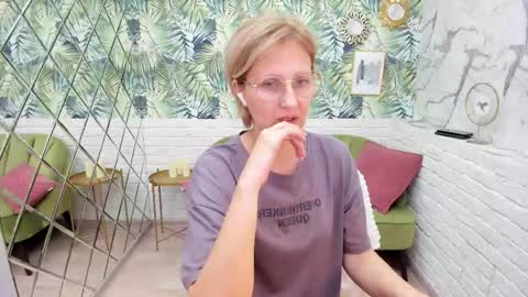 Paris online show from 11.06.25