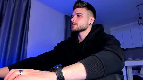 Snapshot of paris_lock chatting on 02.13.25 Paris online show from 02.13.25