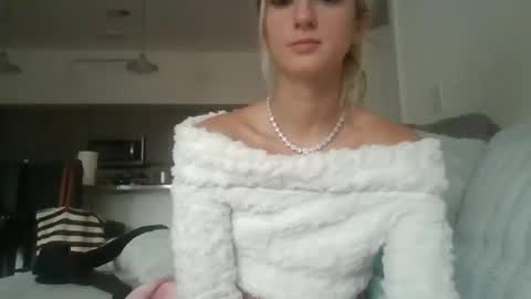 parisbaby2000 online show from 09.17.25