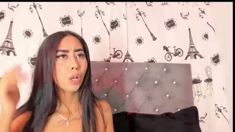 Snapshot of parisbritany__ chatting on 10.23.25 parisbritany__ online show from 10.23.25