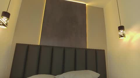 PARIS online show from 02.17.25