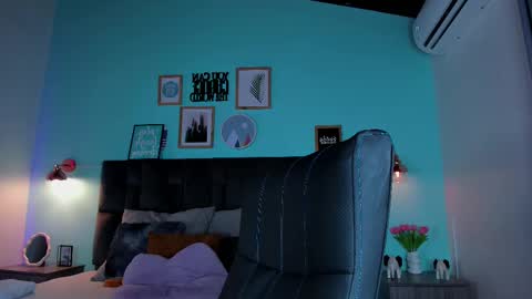 PARIS online show from 03.08.25