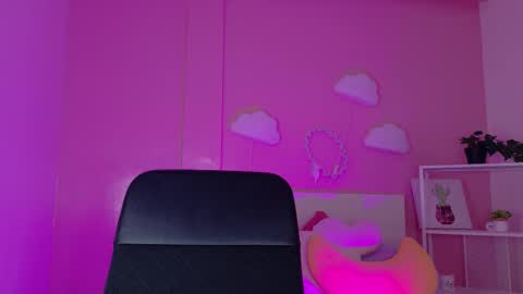 PARIS online show from 12.22.25