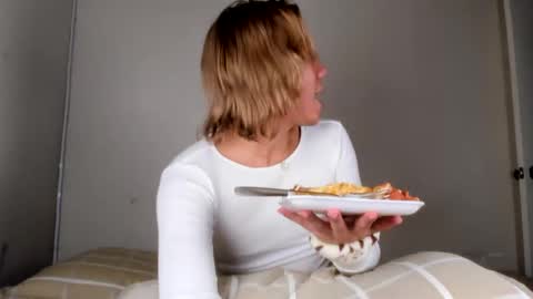 connie online show from 01.10.25