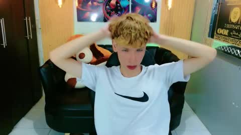 Snapshot of park_jimin1 chatting on 09.17.25 park_jimin1 online show from 09.17.25