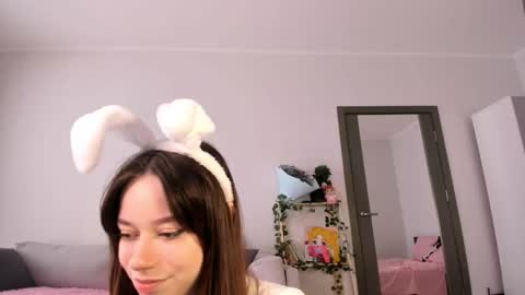 Bella online show from 10.18.25