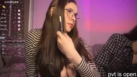 Snapshot of passiondesire_ chatting on 10.14.25 Zoe online show from 10.14.25