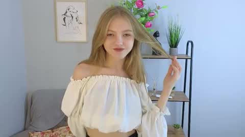 Snapshot of patricia_perry chatting on 09.11.25 Vicki online show from 09.11.25