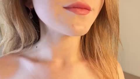 Snapshot of patricia_perry chatting on 09.24.25 Vicki online show from 09.24.25