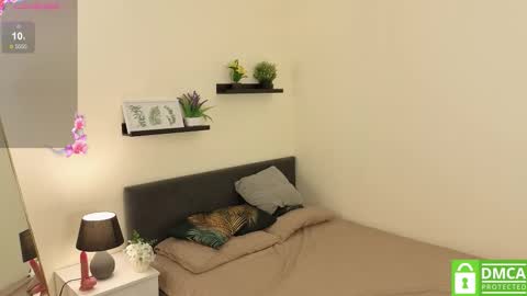 Snapshot of patricia_perry chatting on 10.17.25 Vicki online show from 10.17.25