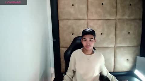 Snapshot of patrickxx_1 chatting on 10.01.25 PatrickXX 1 online show from 10.01.25