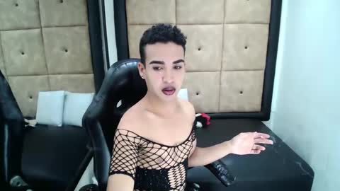 Snapshot of patrickxx_1 chatting on 10.11.25 PatrickXX 1 online show from 10.11.25