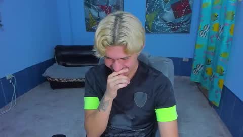 Snapshot of patrik027 chatting on 11.03.25 .... online show from 11.03.25