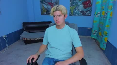 Snapshot of patrik027 chatting on 11.04.25 .... online show from 11.04.25