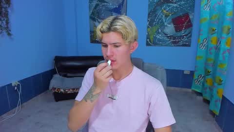 Snapshot of patrik027 chatting on 11.10.25 .... online show from 11.10.25