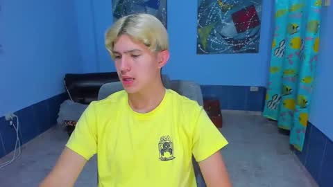 Snapshot of patrik027 chatting on 11.12.25 .... online show from 11.12.25