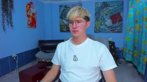 Snapshot of patrik027 chatting on 12.02.25 .... online show from 12.02.25