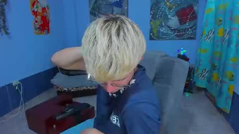 Snapshot of patrik027 chatting on 12.03.25 .... online show from 12.03.25