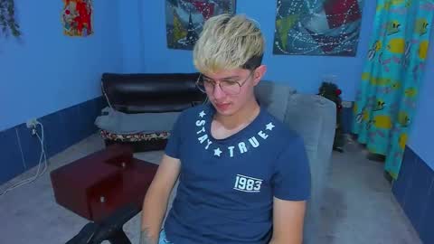 Snapshot of patrik027 chatting on 12.04.25 .... online show from 12.04.25