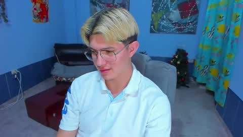 Snapshot of patrik027 chatting on 12.05.25 .... online show from 12.05.25