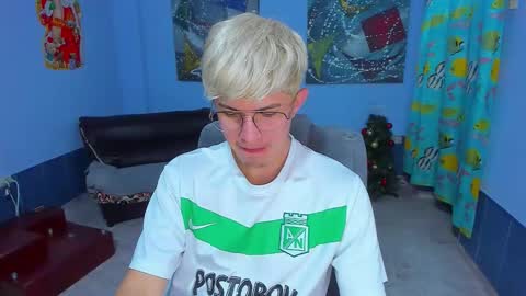 Snapshot of patrik027 chatting on 12.15.25 .... online show from 12.15.25