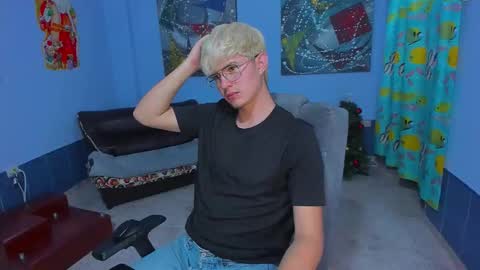 Snapshot of patrik027 chatting on 12.20.25 .... online show from 12.20.25