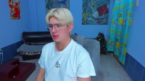 Snapshot of patrik027 chatting on 01.05.26 .... online show from 01.05.26